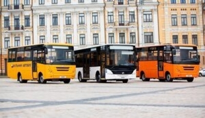 Попит на автобуси в Україні у січні впав удвічі